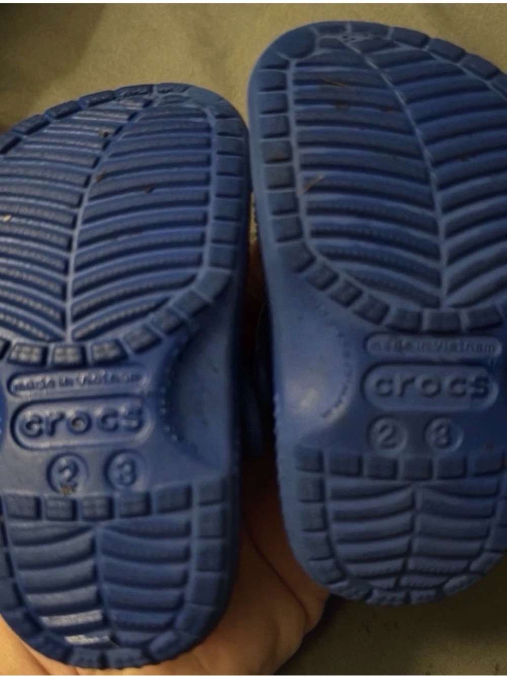 CROCS Kids Blue Classic Clog with Heel Strap - Picture 3 of 3